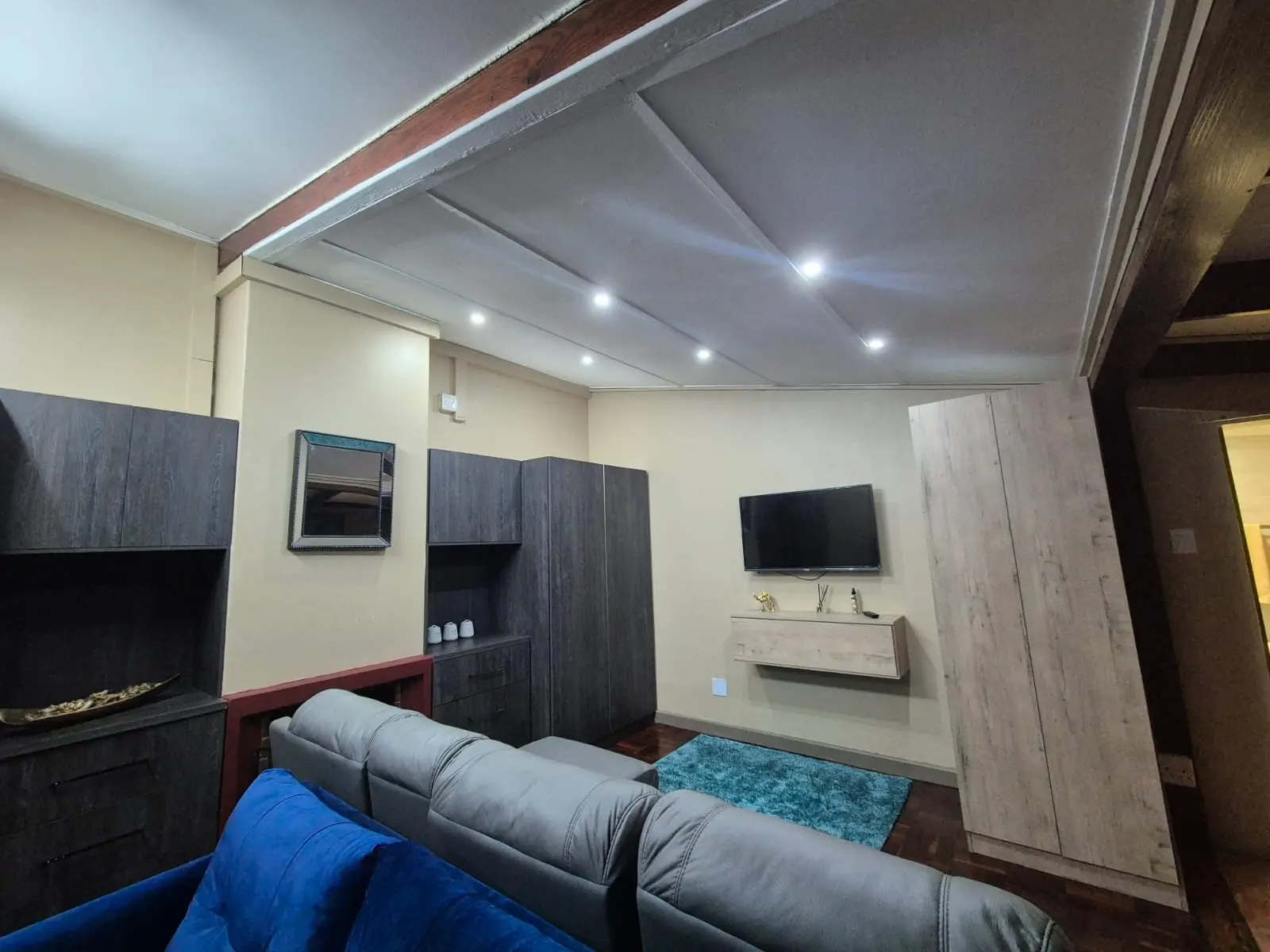 11B — Aloe - Image 3
